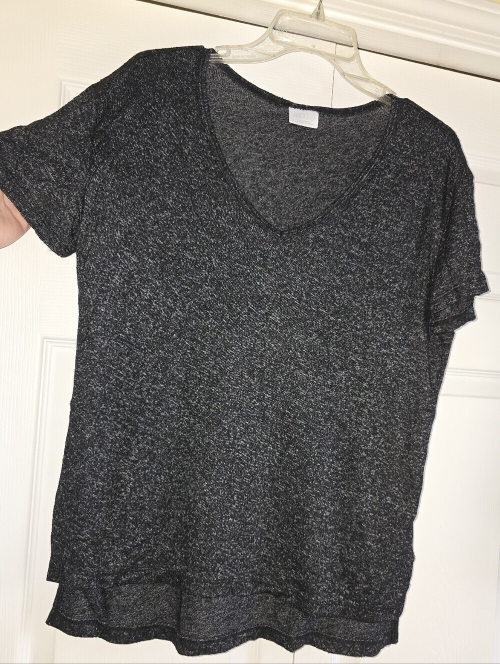 Abound Charcoal V-Neck Short Sleeve Top Small Medium